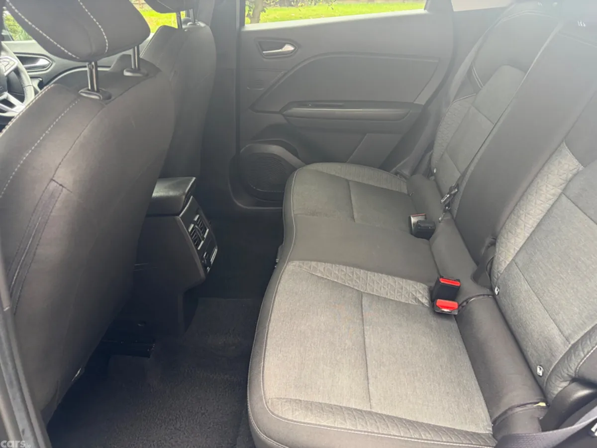Renault Captur Hatchback, Petrol, 2023, Blue