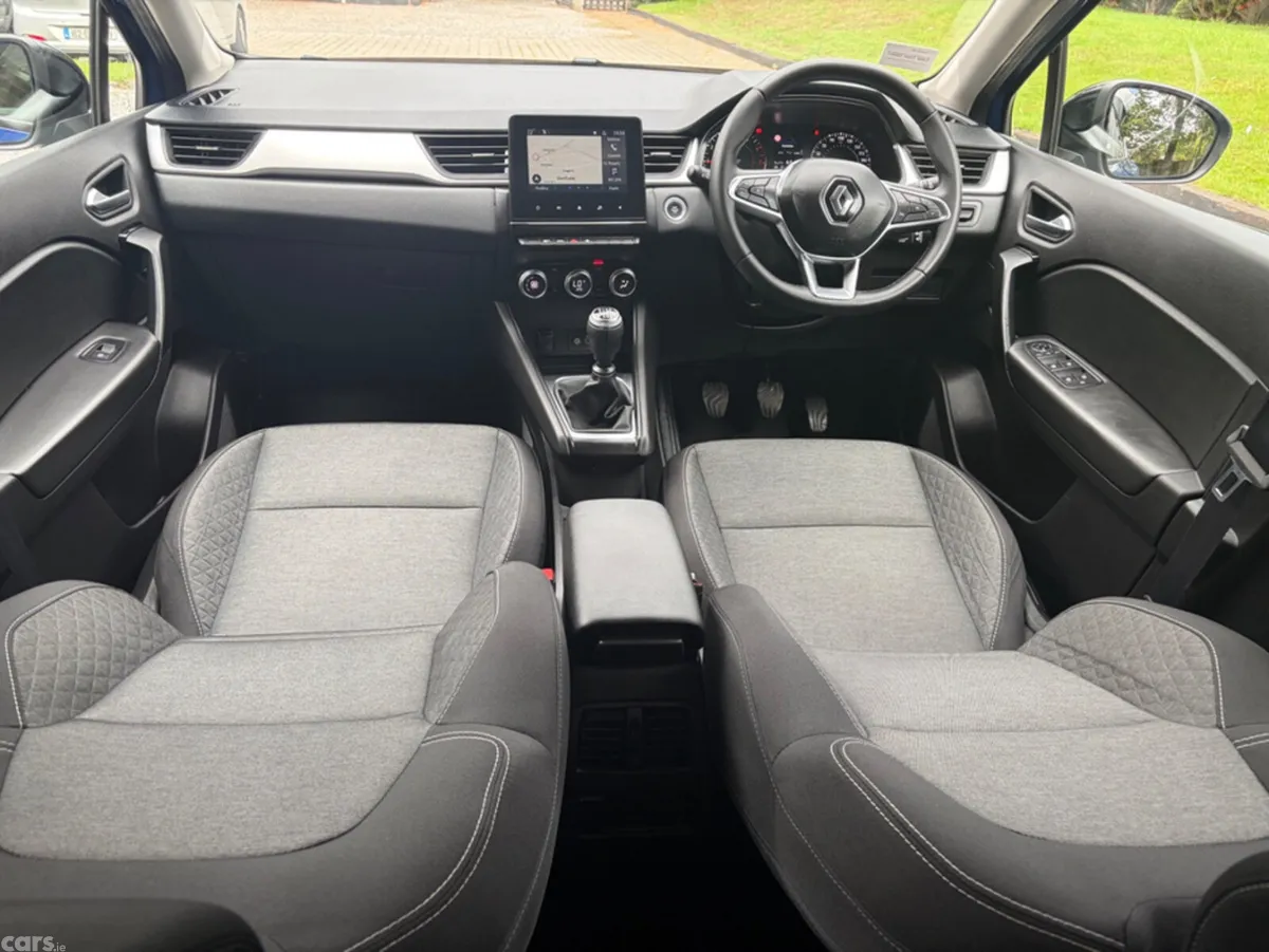 Renault Captur Hatchback, Petrol, 2023, Blue