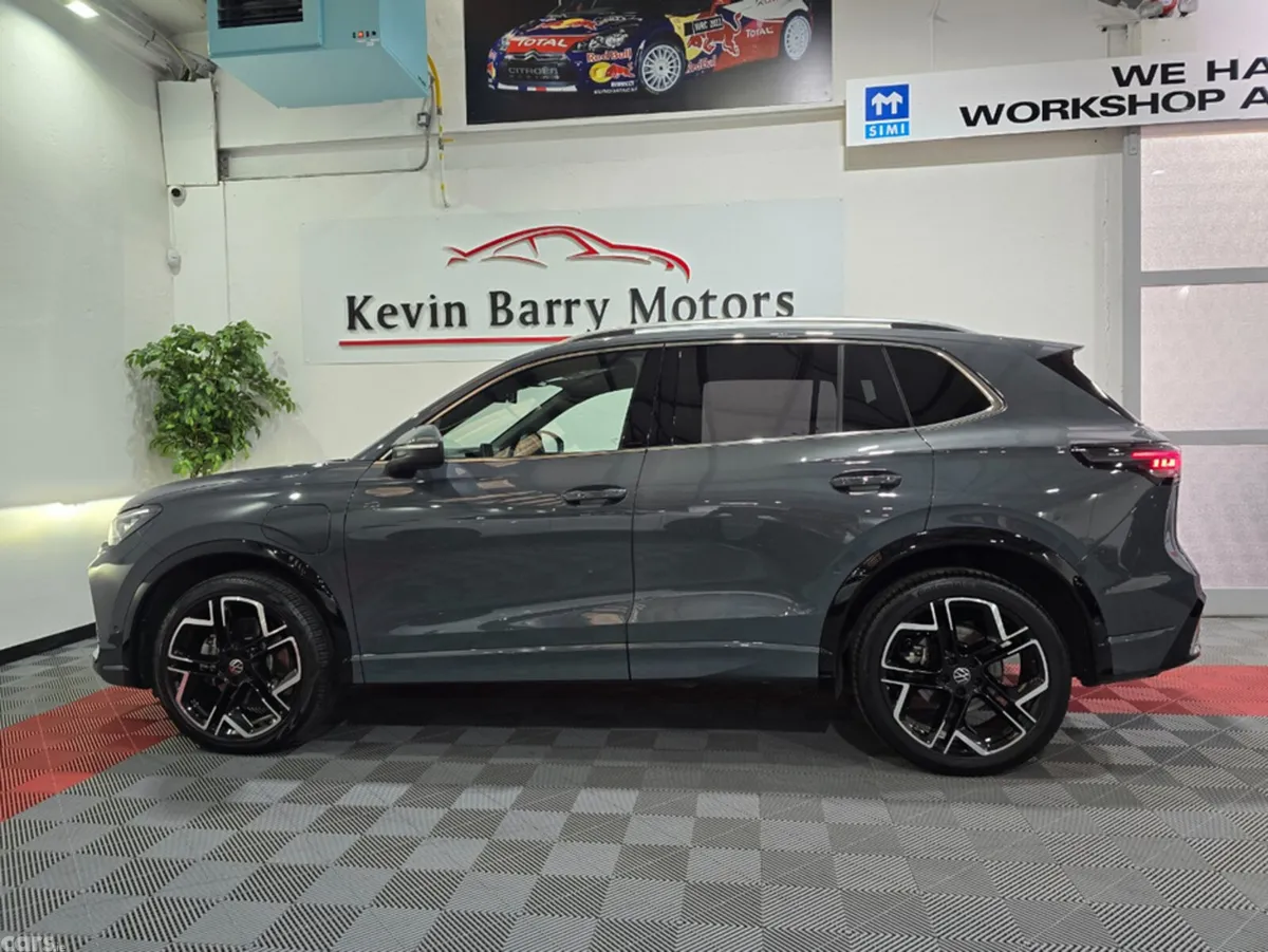 Volkswagen Tiguan SUV, Petrol Plug-in Hybrid, 2024, Grey