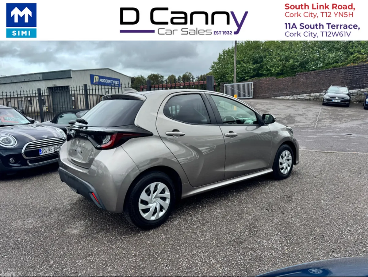 Toyota Yaris Hatchback, Petrol, 2020, Gold