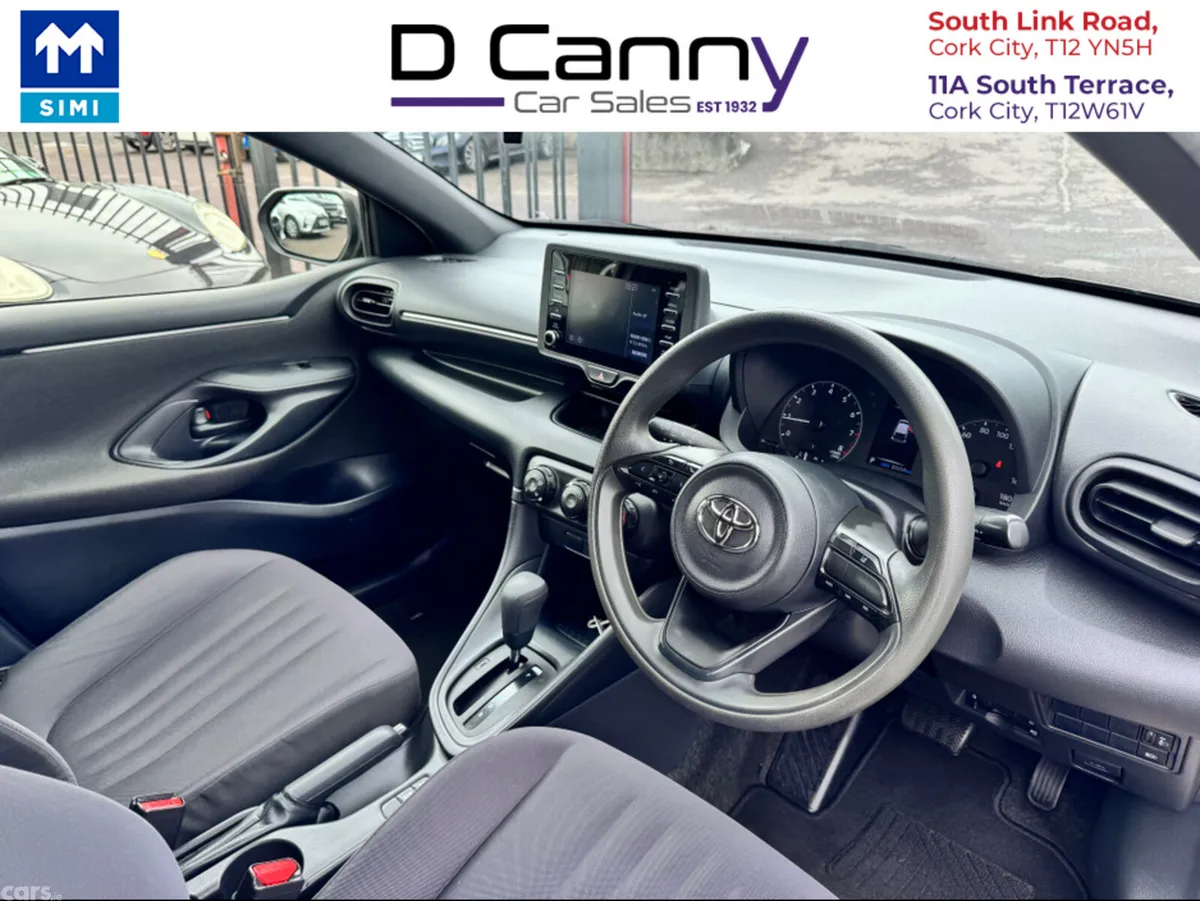 Toyota Yaris Hatchback, Petrol, 2020, Gold