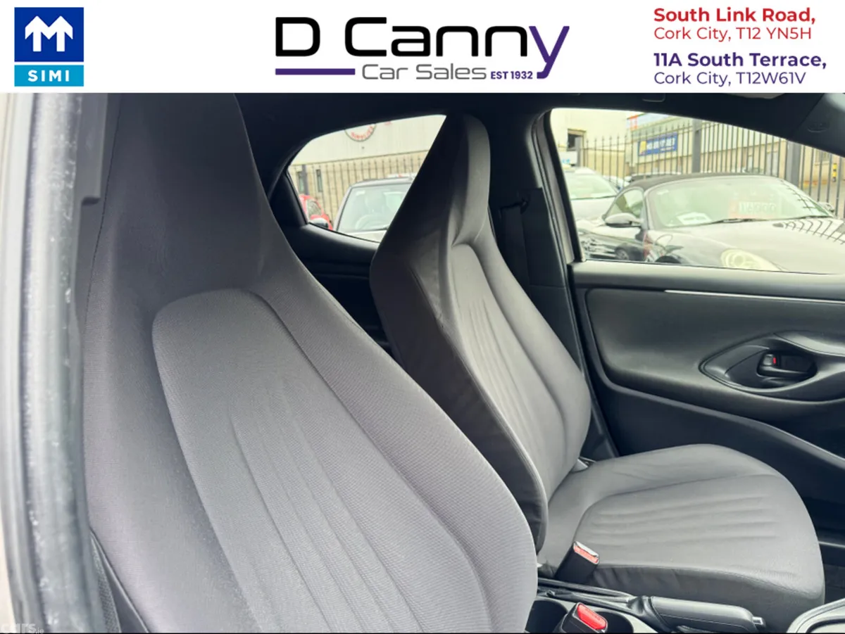 Toyota Yaris Hatchback, Petrol, 2020, Gold