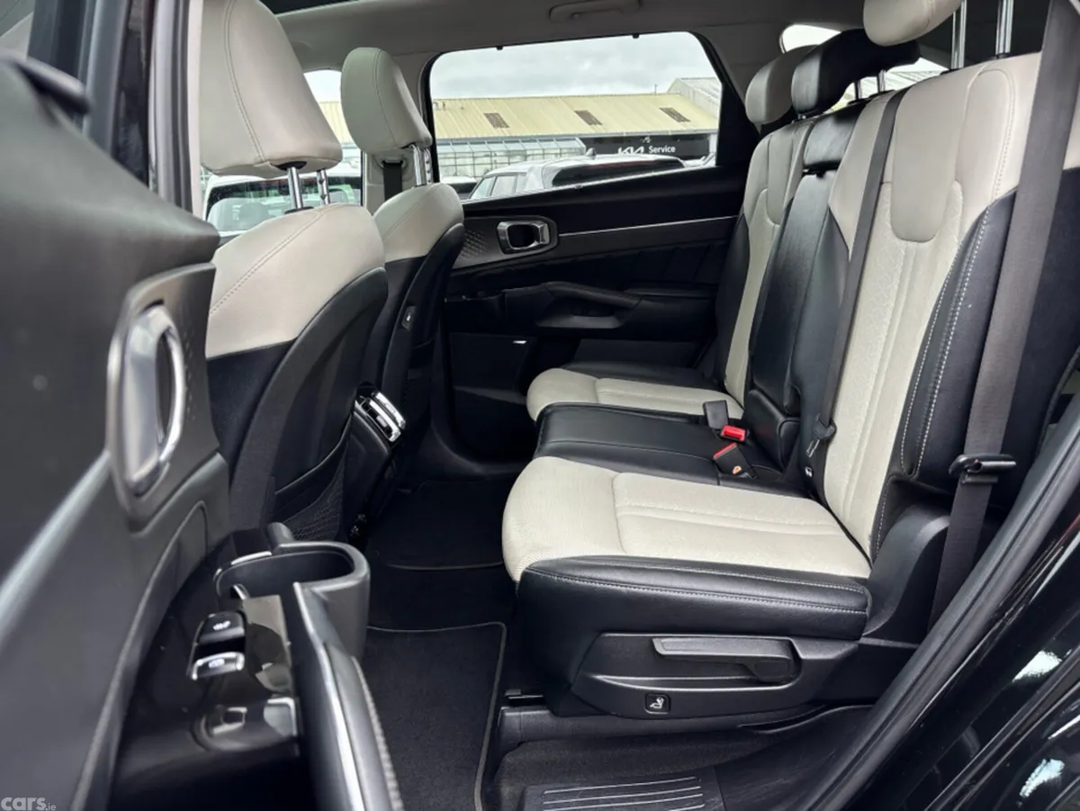 Kia Sorento MPV, Petrol Plug-in Hybrid, 2023, Black