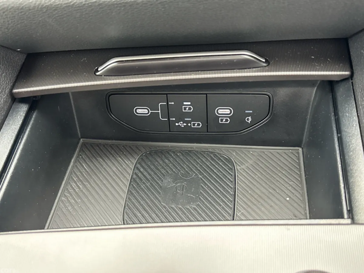 Kia Sportage MPV, Petrol Hybrid, 2026, Red