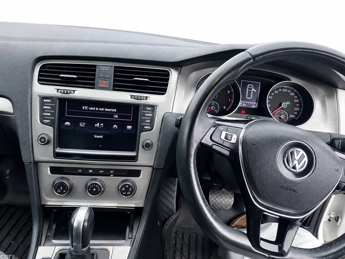 Volkswagen Golf Estate, Petrol, 2014, White