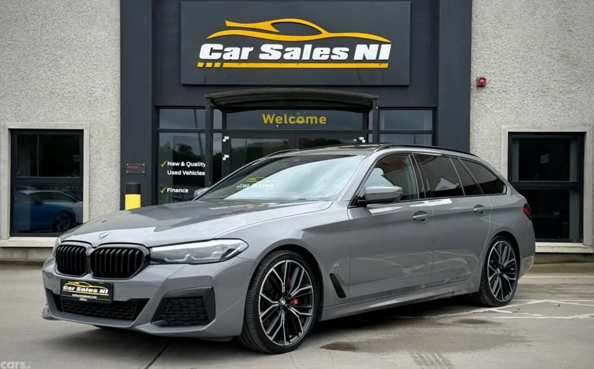 BMW 5-Series Estate, 2022, 
