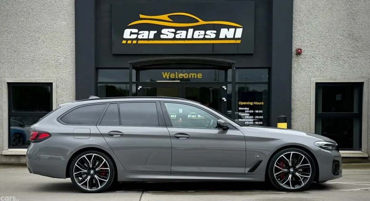 BMW 5-Series Estate, 2022, 