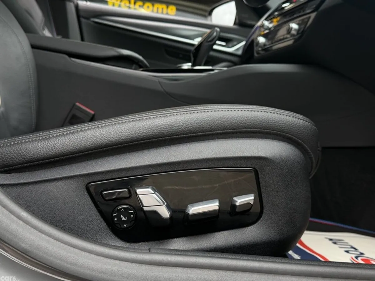 BMW 5-Series Estate, 2022, 