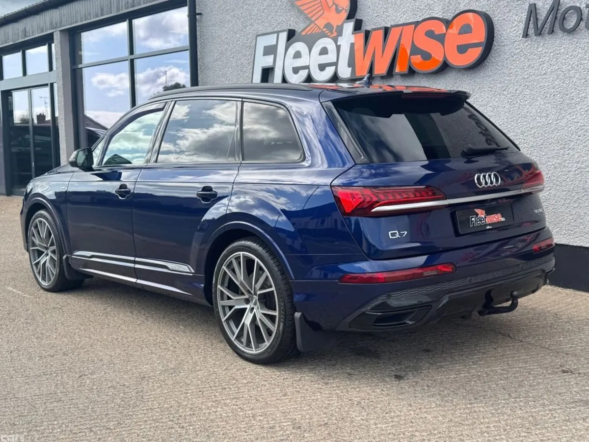 Audi Q7 SUV, Diesel Hybrid, 2019, Blue