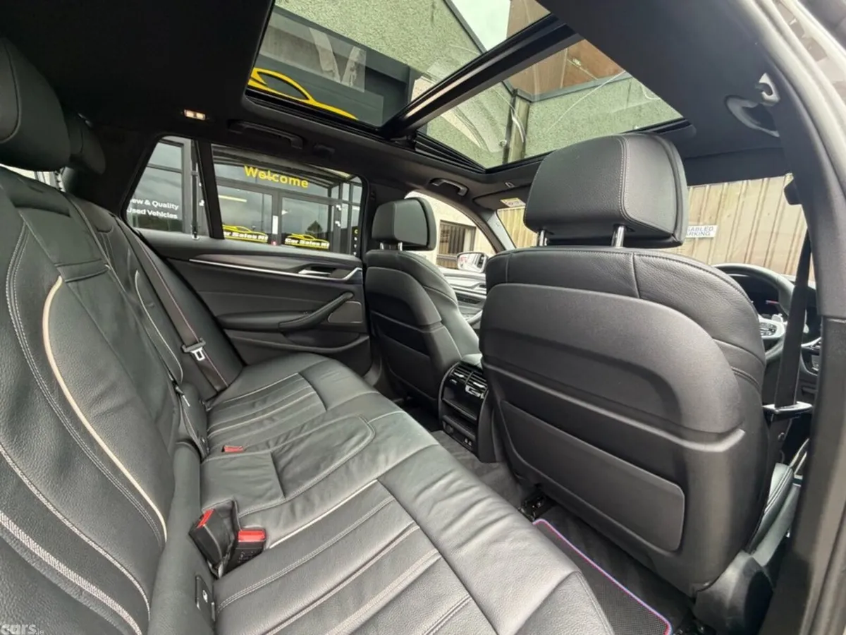 BMW 5-Series Estate, 2022, 
