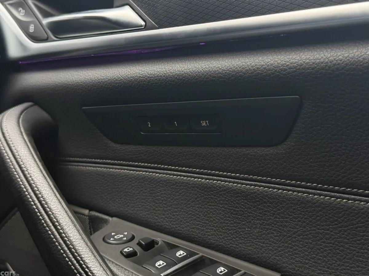 BMW 5-Series Estate, 2022, 