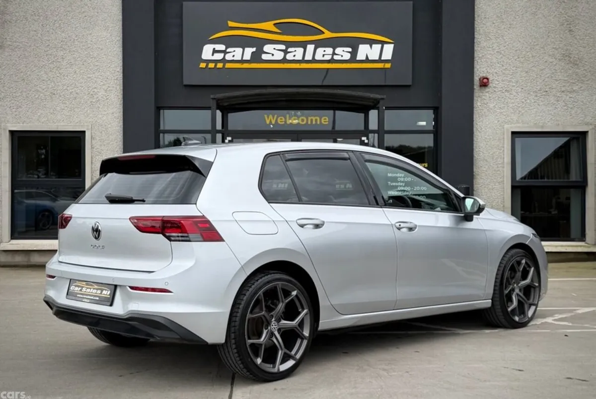 Volkswagen Golf Hatchback, Diesel, 2023, Silver