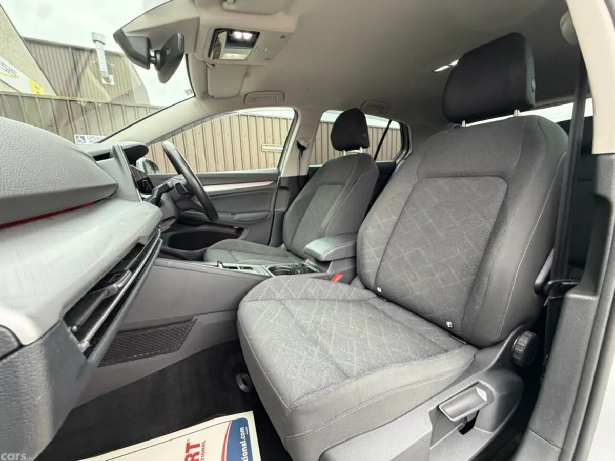 Volkswagen Golf Hatchback, Diesel, 2023, Silver