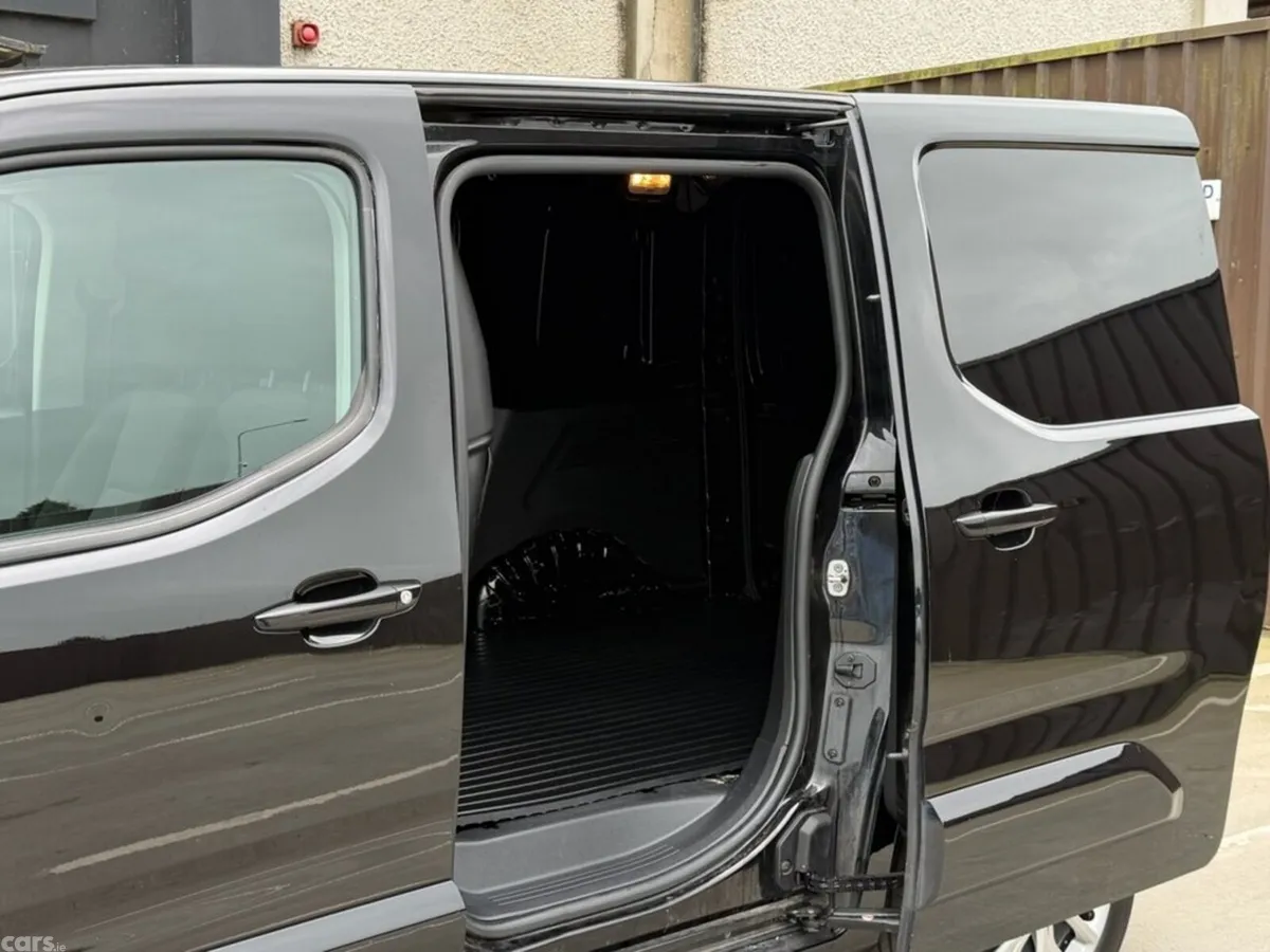 Citroen Berlingo MPV, Diesel, 2023, Black
