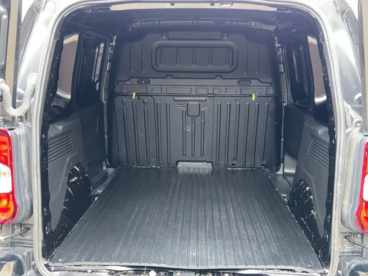 Citroen Berlingo MPV, Diesel, 2023, Black