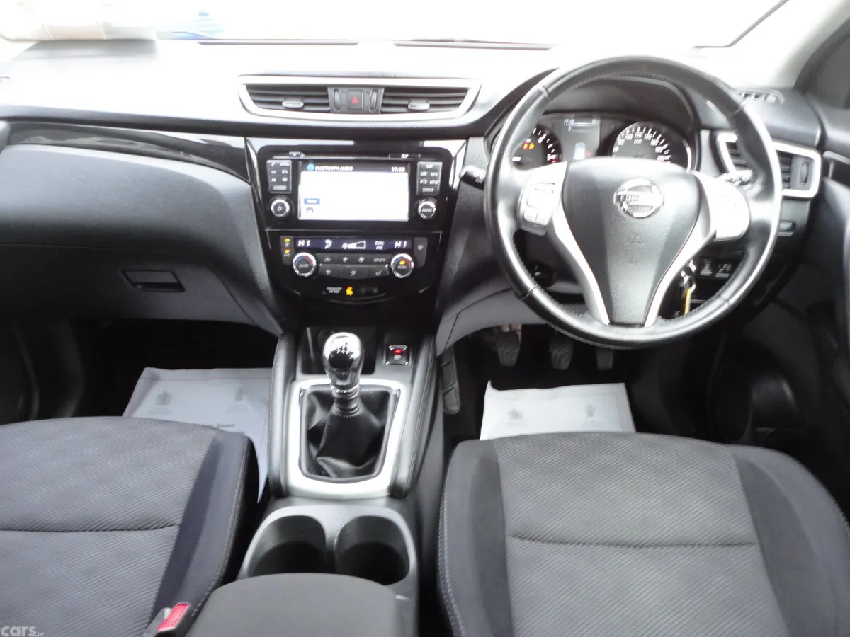 Nissan Qashqai Hatchback, Diesel, 2016, Silver