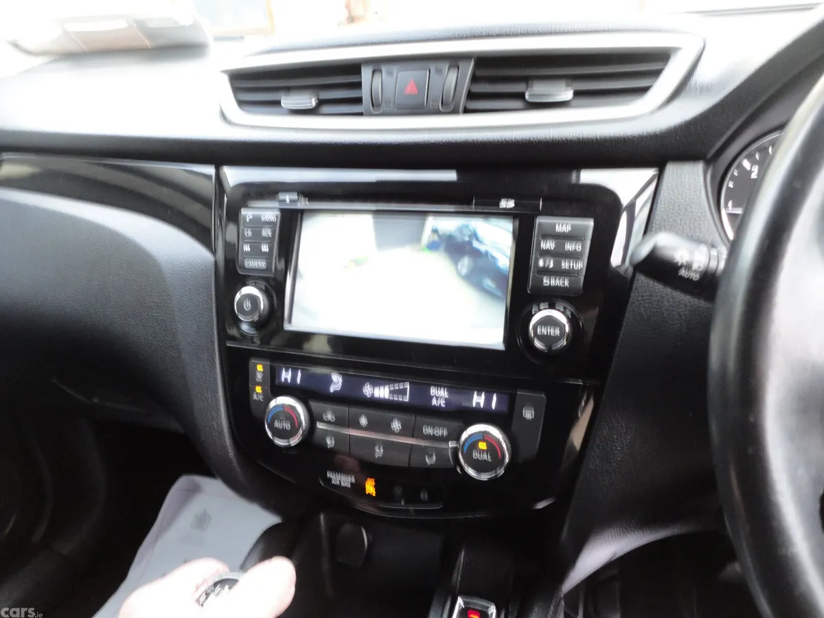 Nissan Qashqai Hatchback, Diesel, 2016, Silver