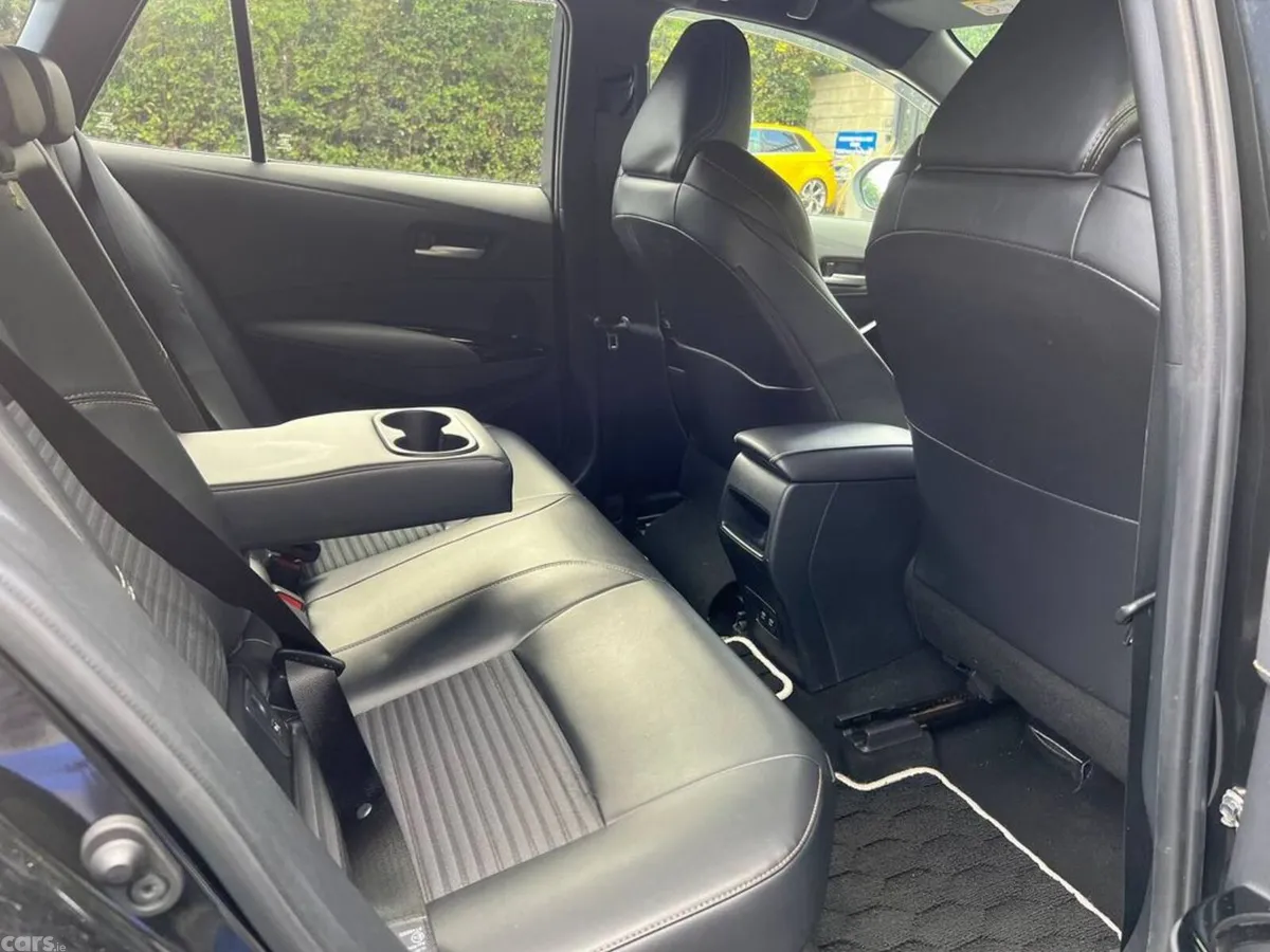 Toyota Corolla Estate, Petrol Hybrid, 2021, Black