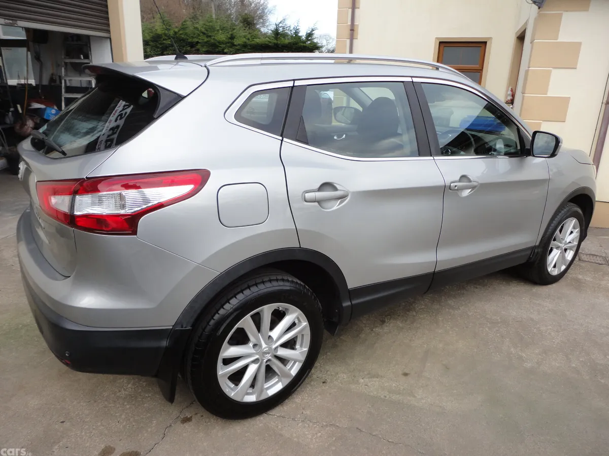 Nissan Qashqai Hatchback, Diesel, 2016, Silver