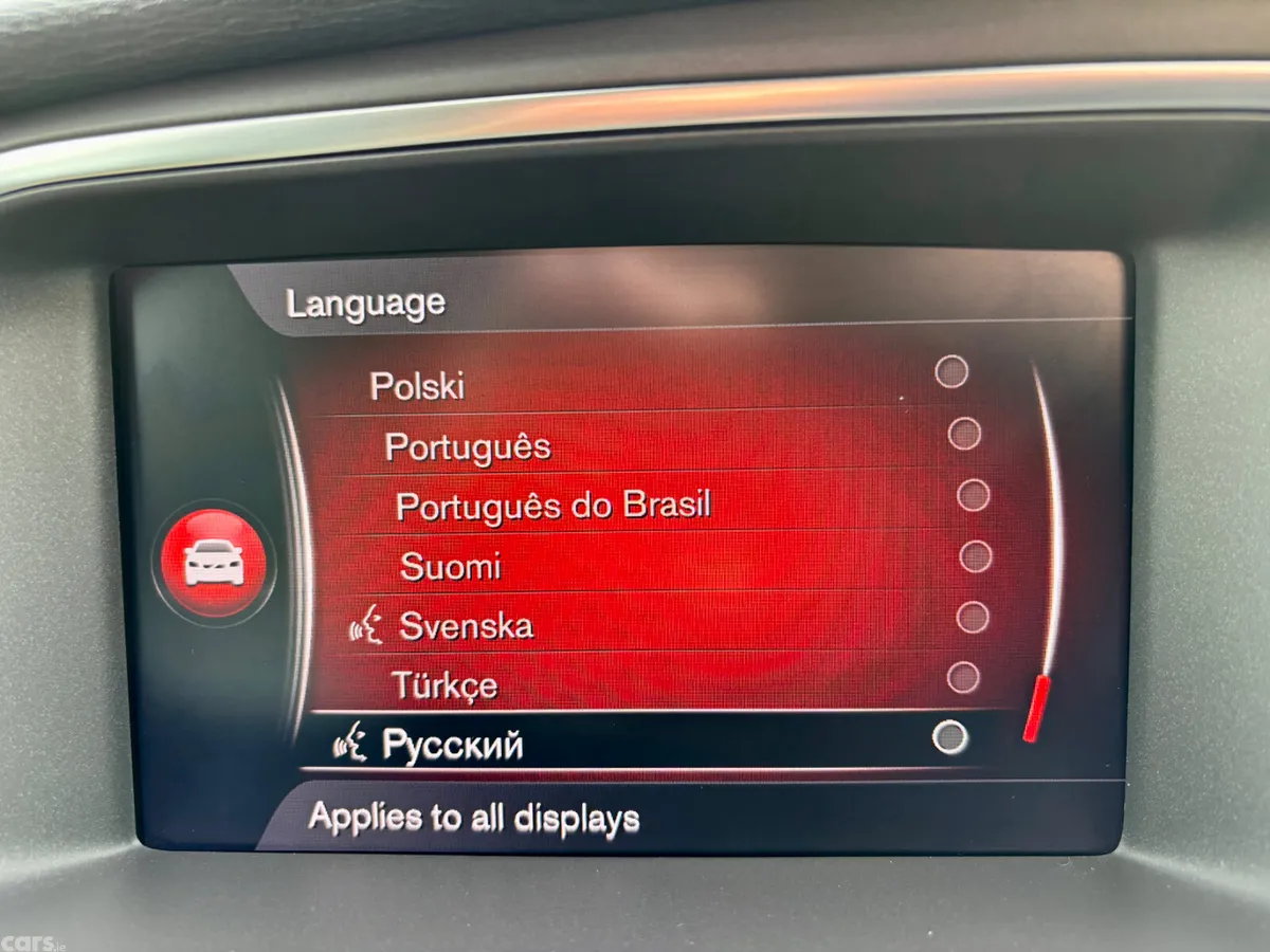 Volvo V40 Hatchback, Diesel, 2018, White