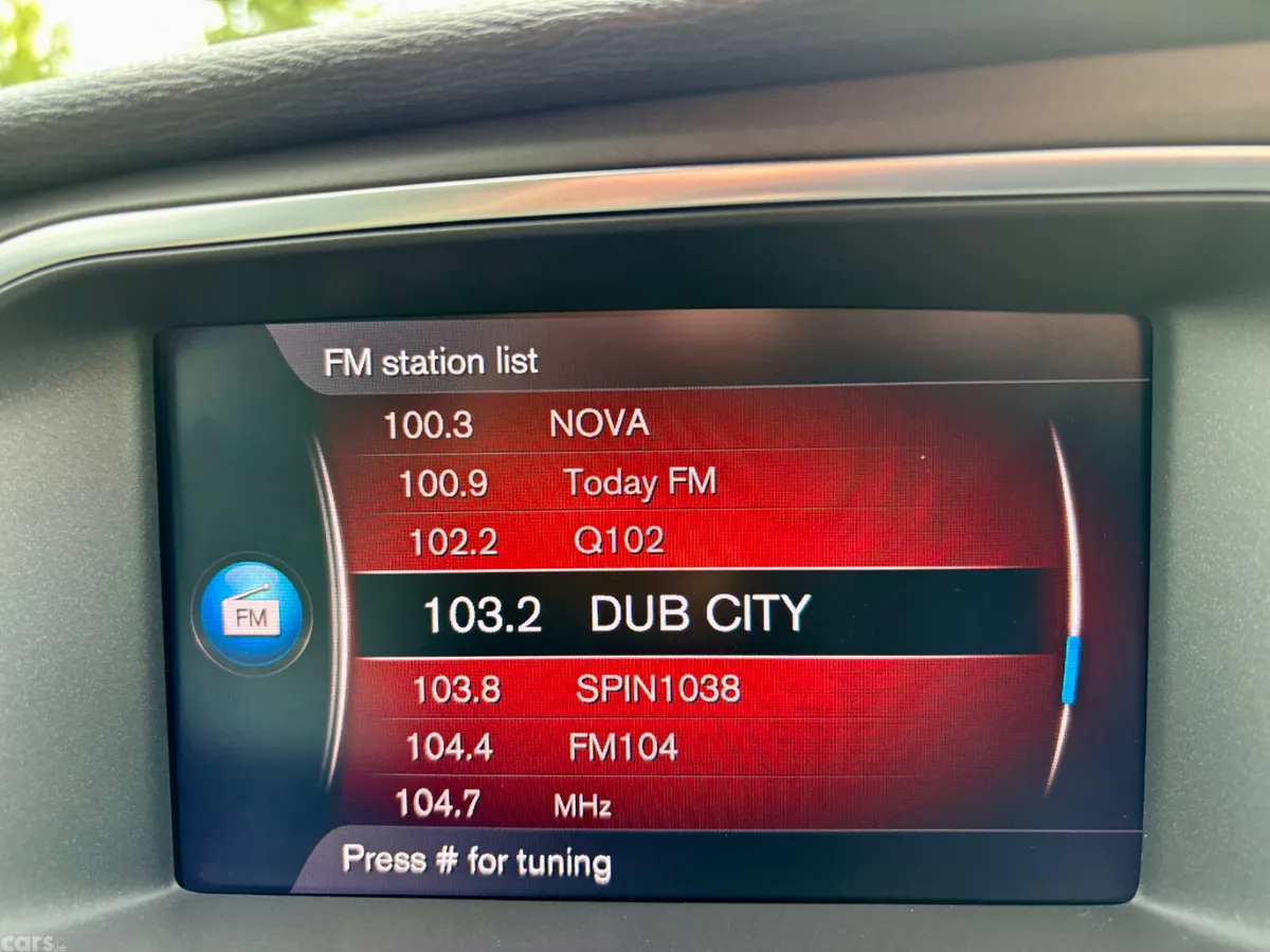 Volvo V40 Hatchback, Diesel, 2018, White