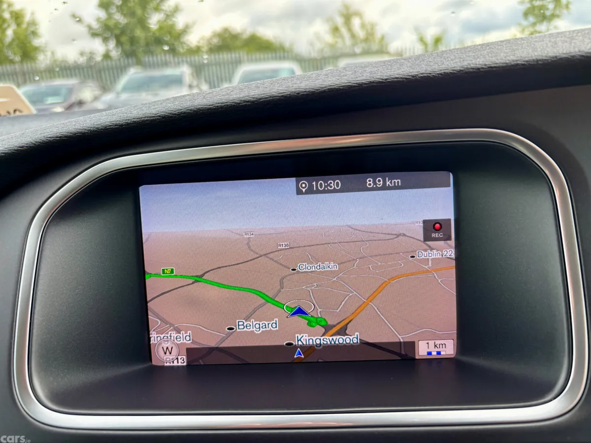 Volvo V40 Hatchback, Diesel, 2018, White