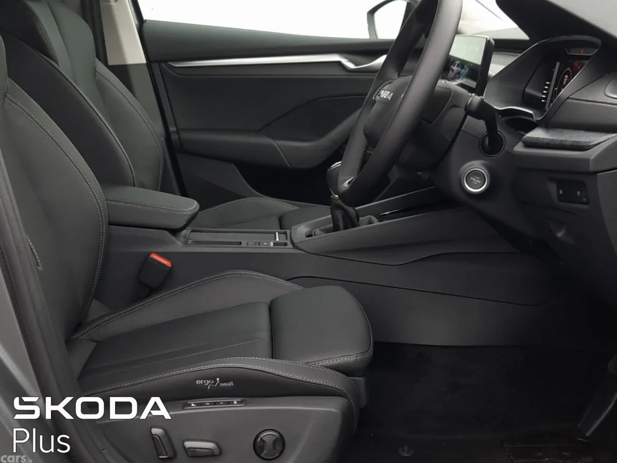 Skoda Octavia Saloon, Diesel, 2026, Grey