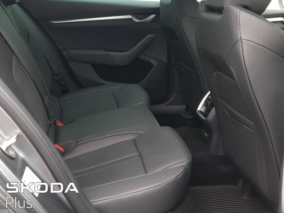 Skoda Octavia Saloon, Diesel, 2026, Grey