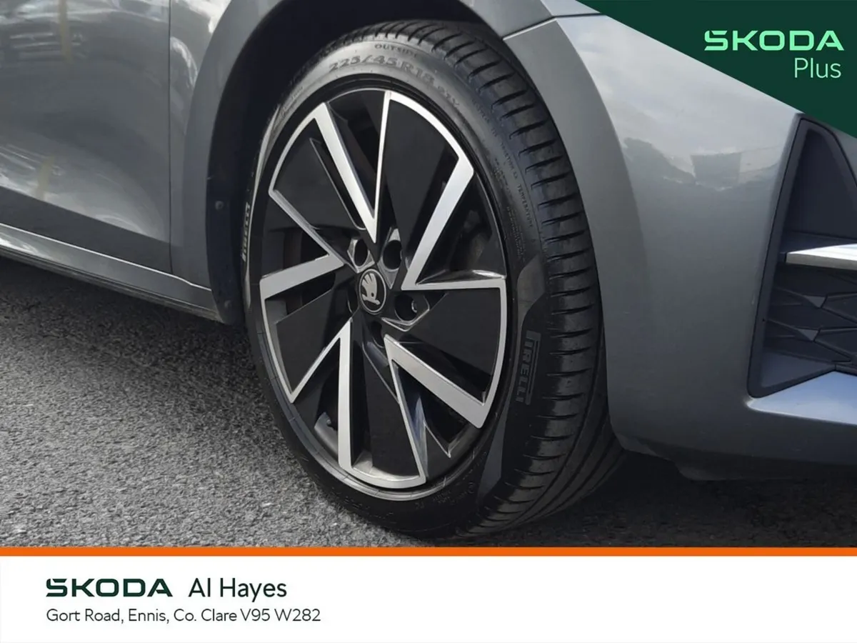 Skoda Octavia Saloon, Diesel, 2025, Grey