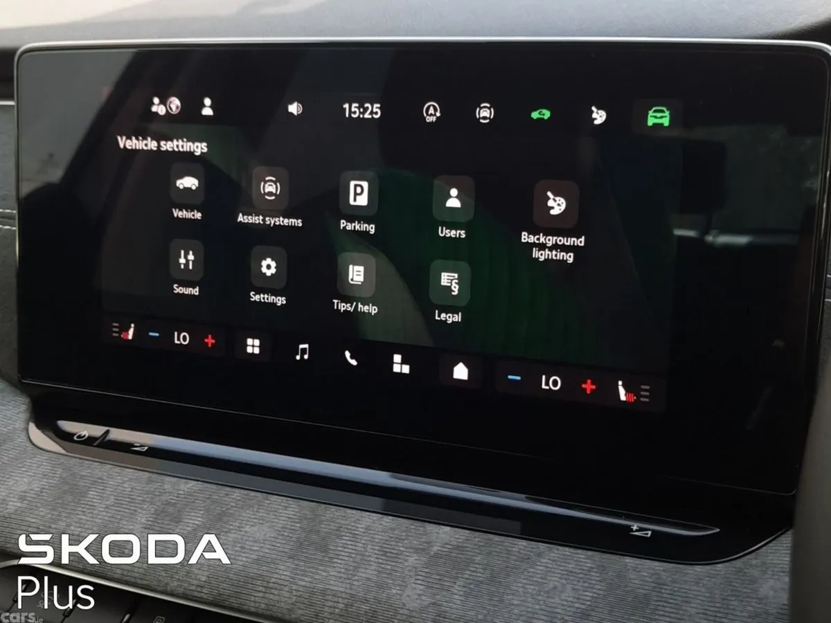 Skoda Octavia Saloon, Diesel, 2025, Grey