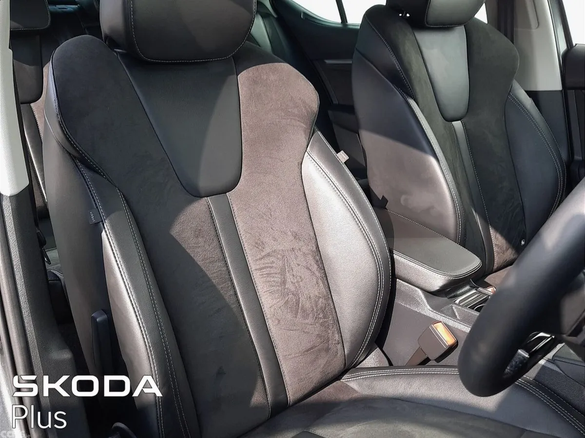 Skoda Octavia Saloon, Diesel, 2025, Grey
