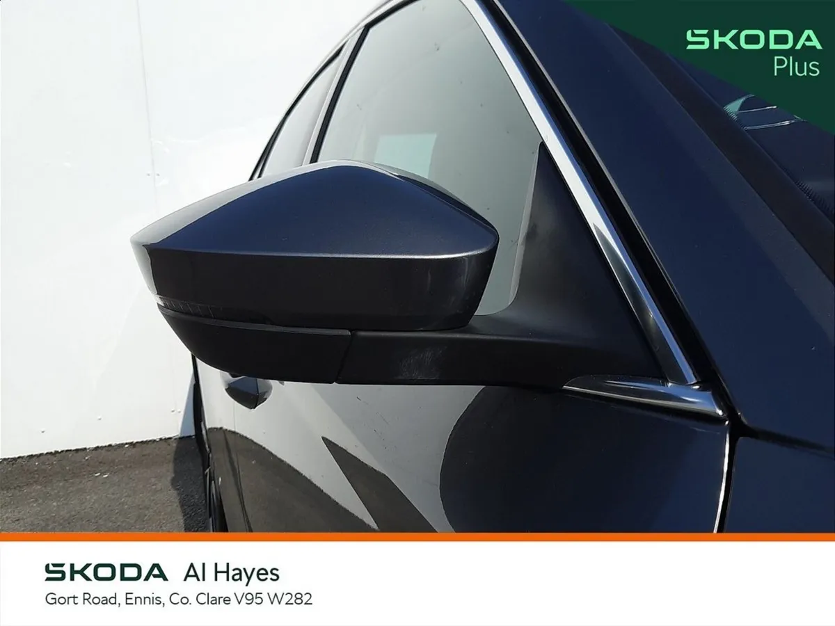 Skoda Octavia Saloon, Diesel, 2025, Grey