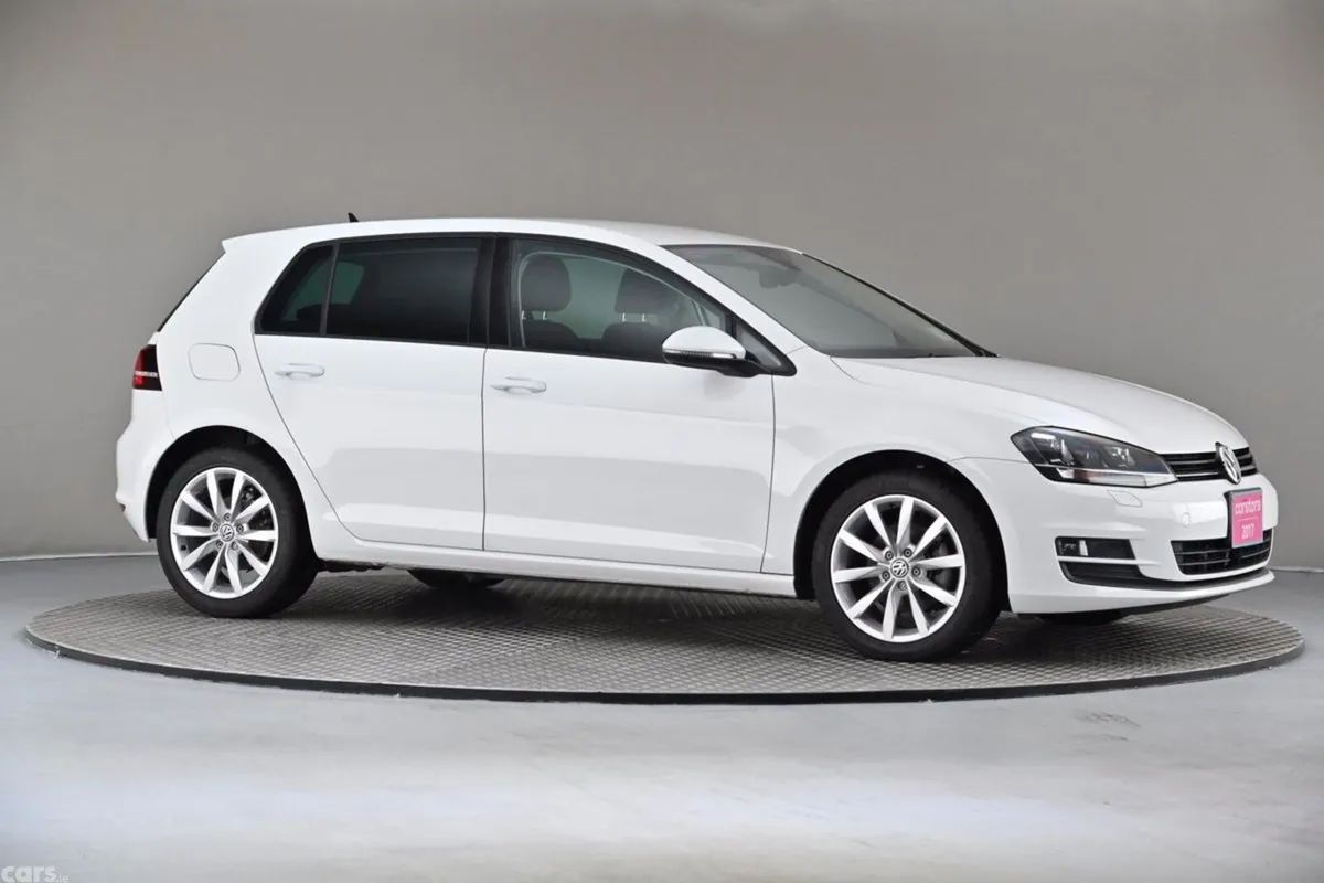 Volkswagen Golf Hatchback, Petrol, 2017, White