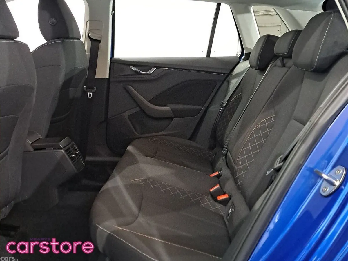Skoda Kamiq Hatchback, Petrol, 2021, Blue