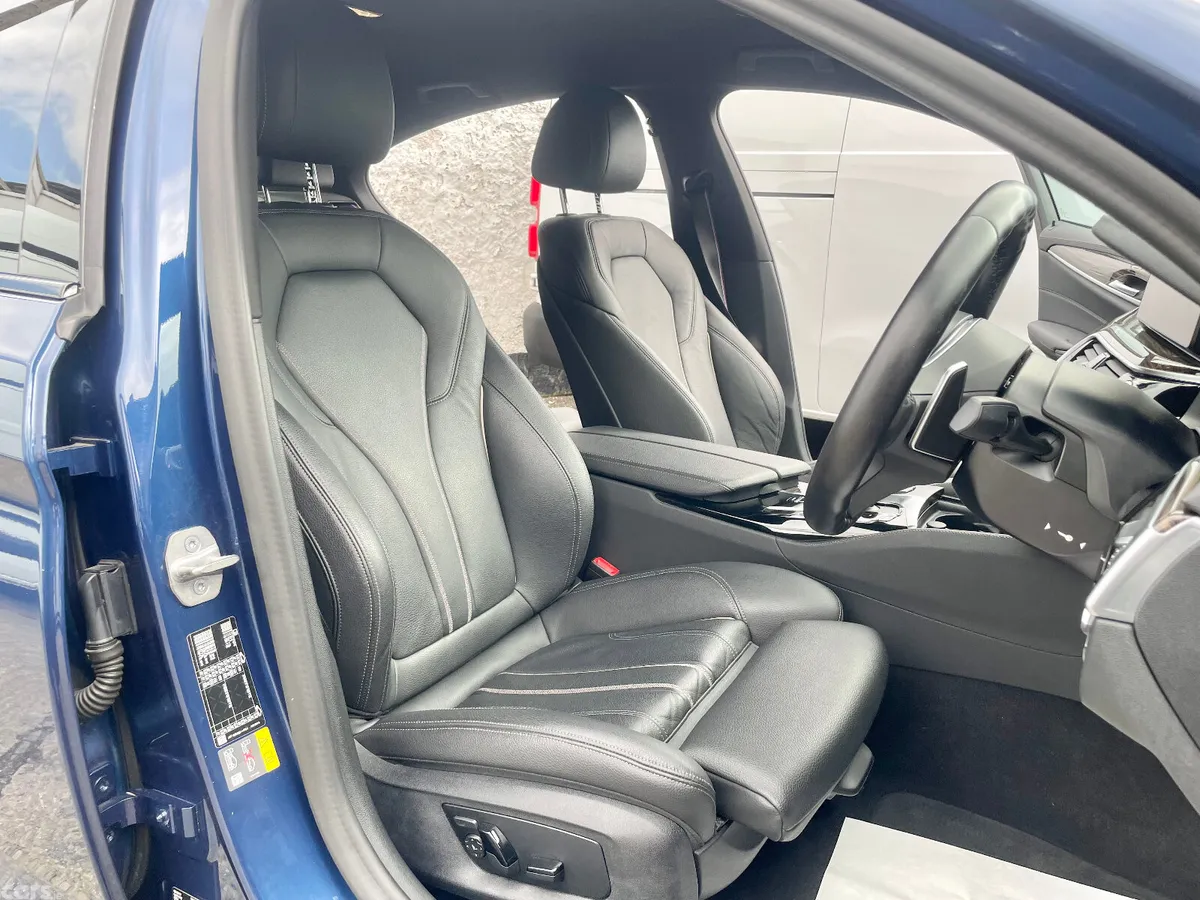 BMW 5-Series Saloon, Petrol Plug-in Hybrid, 2023, Blue