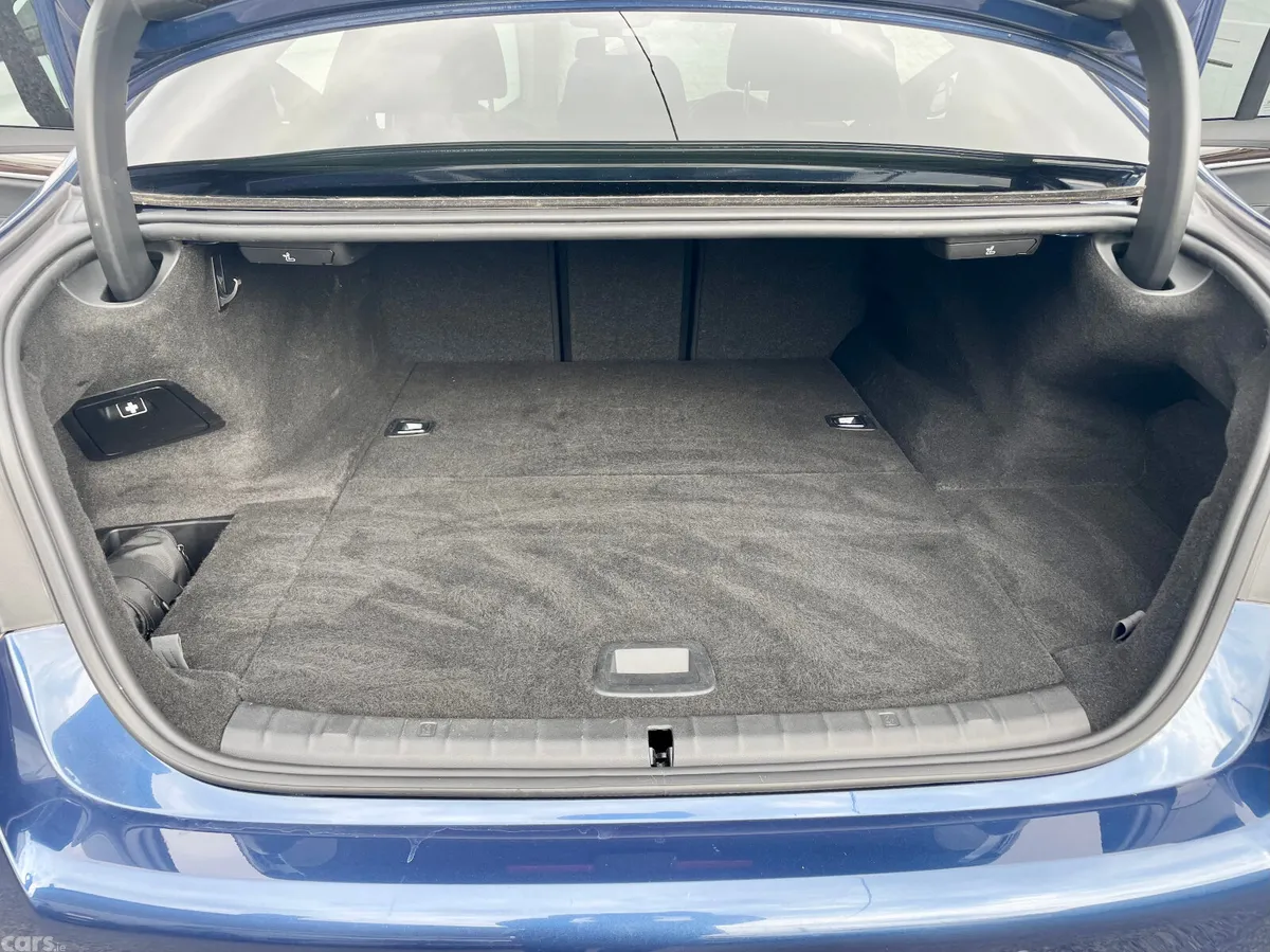 BMW 5-Series Saloon, Petrol Plug-in Hybrid, 2023, Blue