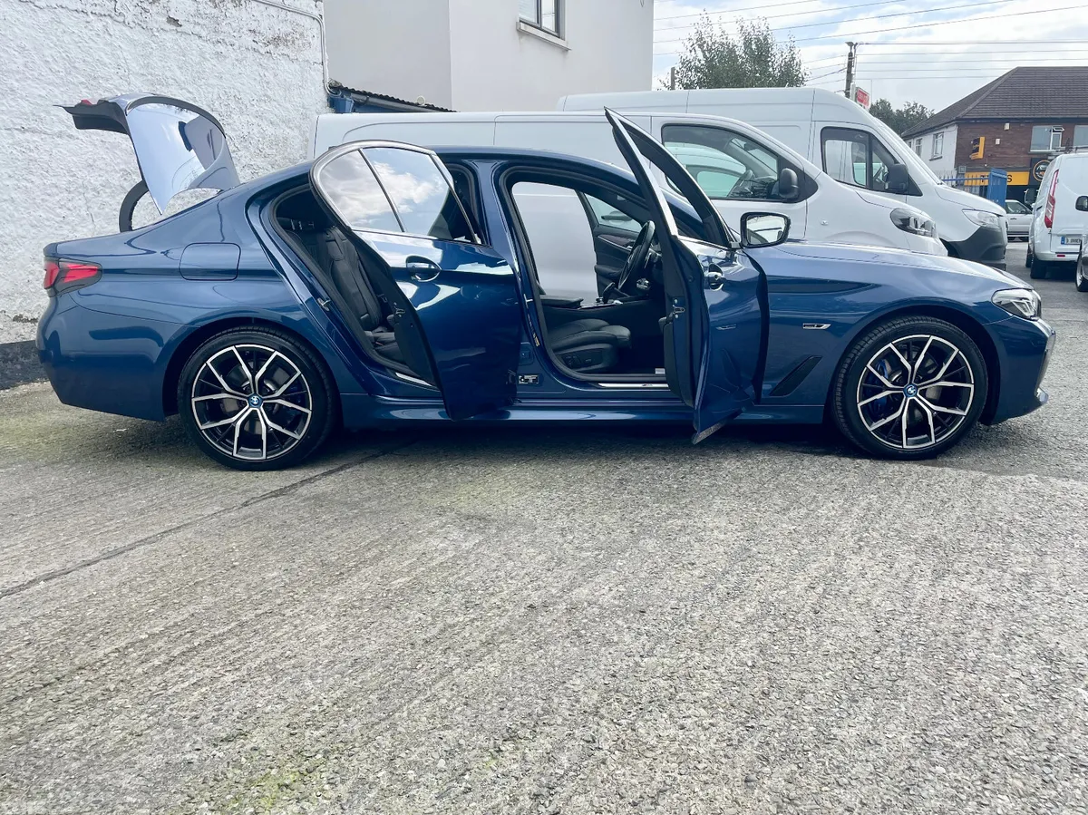 BMW 5-Series Saloon, Petrol Plug-in Hybrid, 2023, Blue