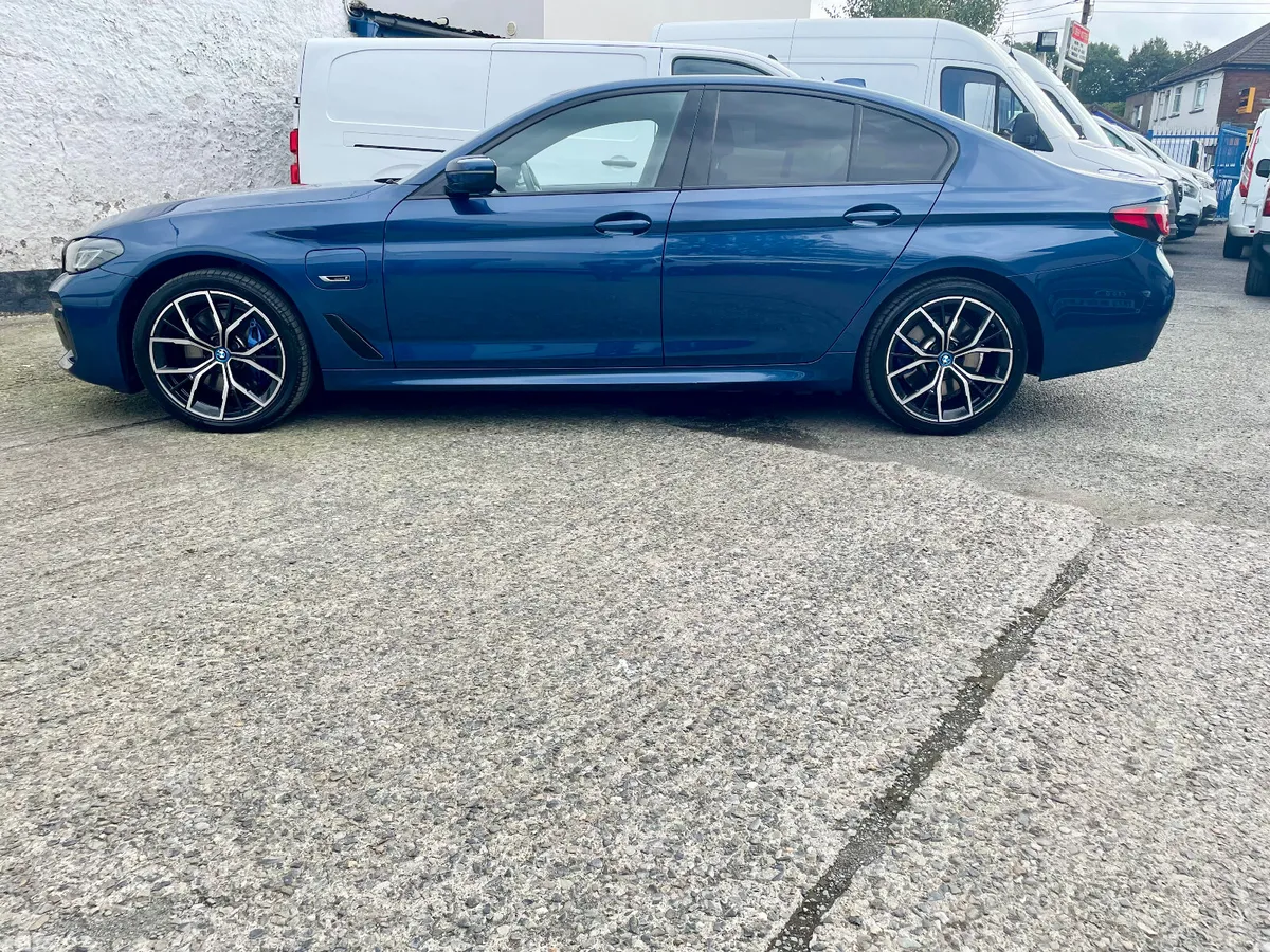 BMW 5-Series Saloon, Petrol Plug-in Hybrid, 2023, Blue