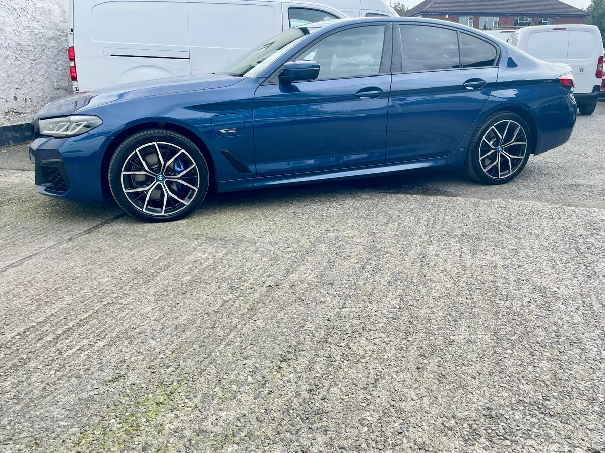 BMW 5-Series Saloon, Petrol Plug-in Hybrid, 2023, Blue