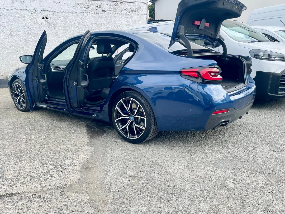 BMW 5-Series Saloon, Petrol Plug-in Hybrid, 2023, Blue