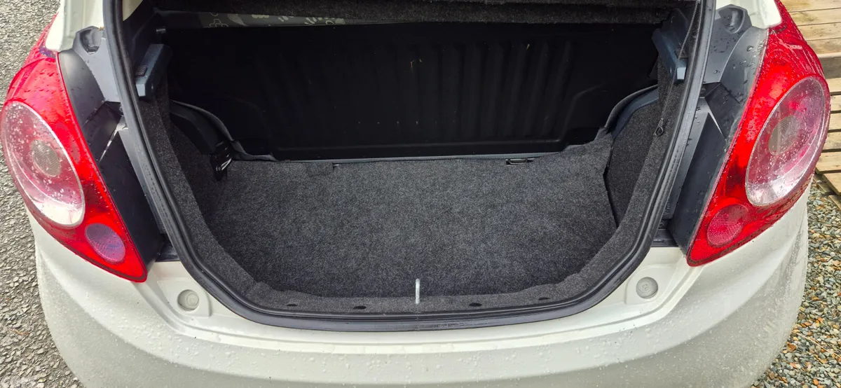 Ford KA Hatchback, Petrol, 2013, White