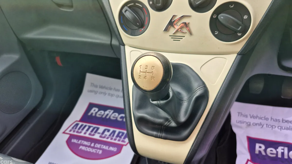 Ford KA Hatchback, Petrol, 2013, White