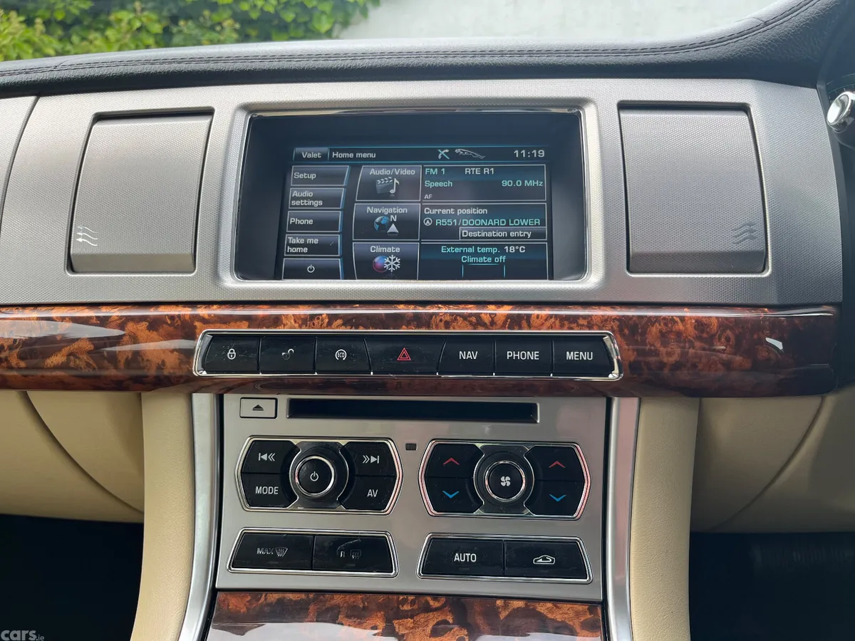 Jaguar XF Saloon, Diesel, 2014, Gold