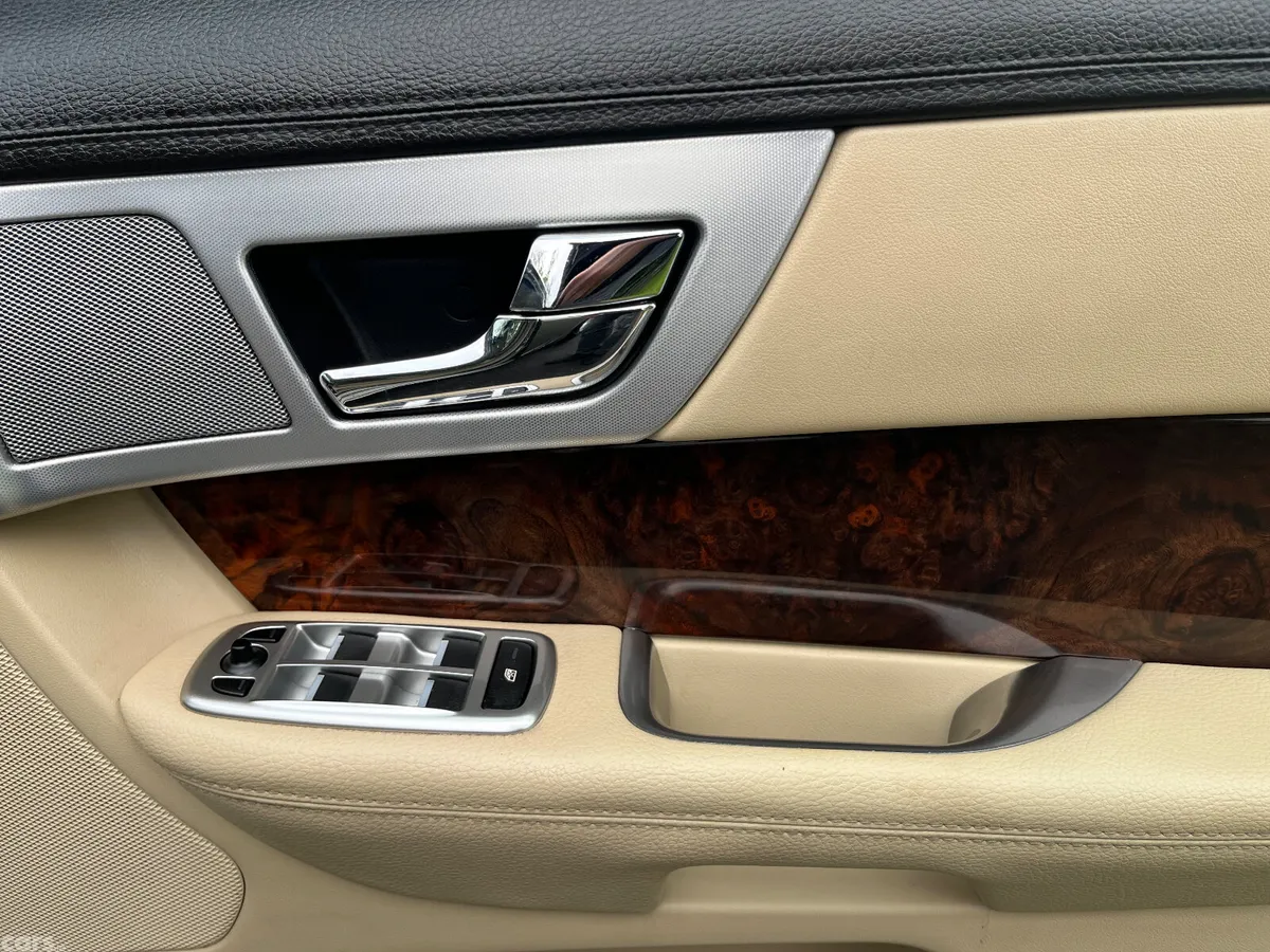 Jaguar XF Saloon, Diesel, 2014, Gold