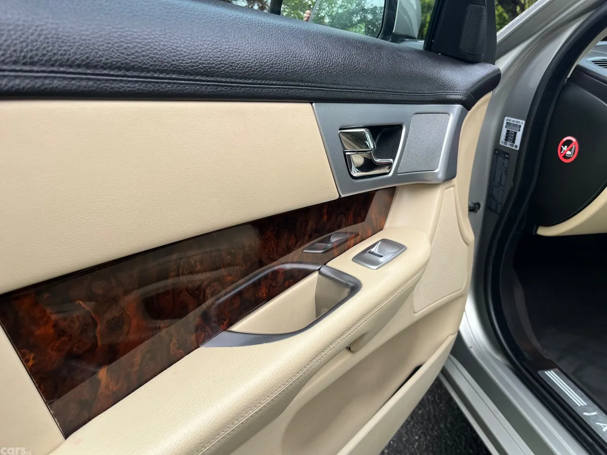 Jaguar XF Saloon, Diesel, 2014, Gold