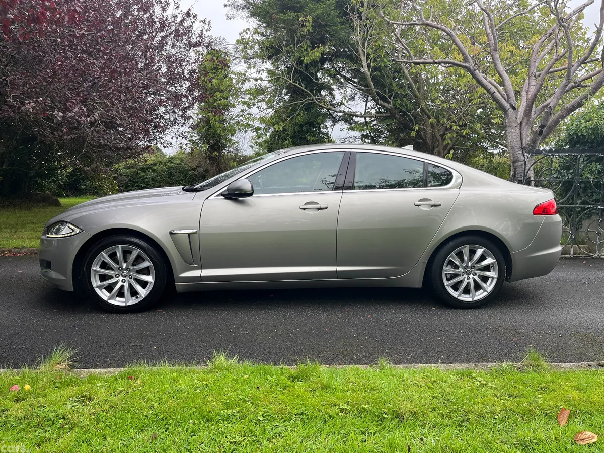 Jaguar XF Saloon, Diesel, 2014, Gold