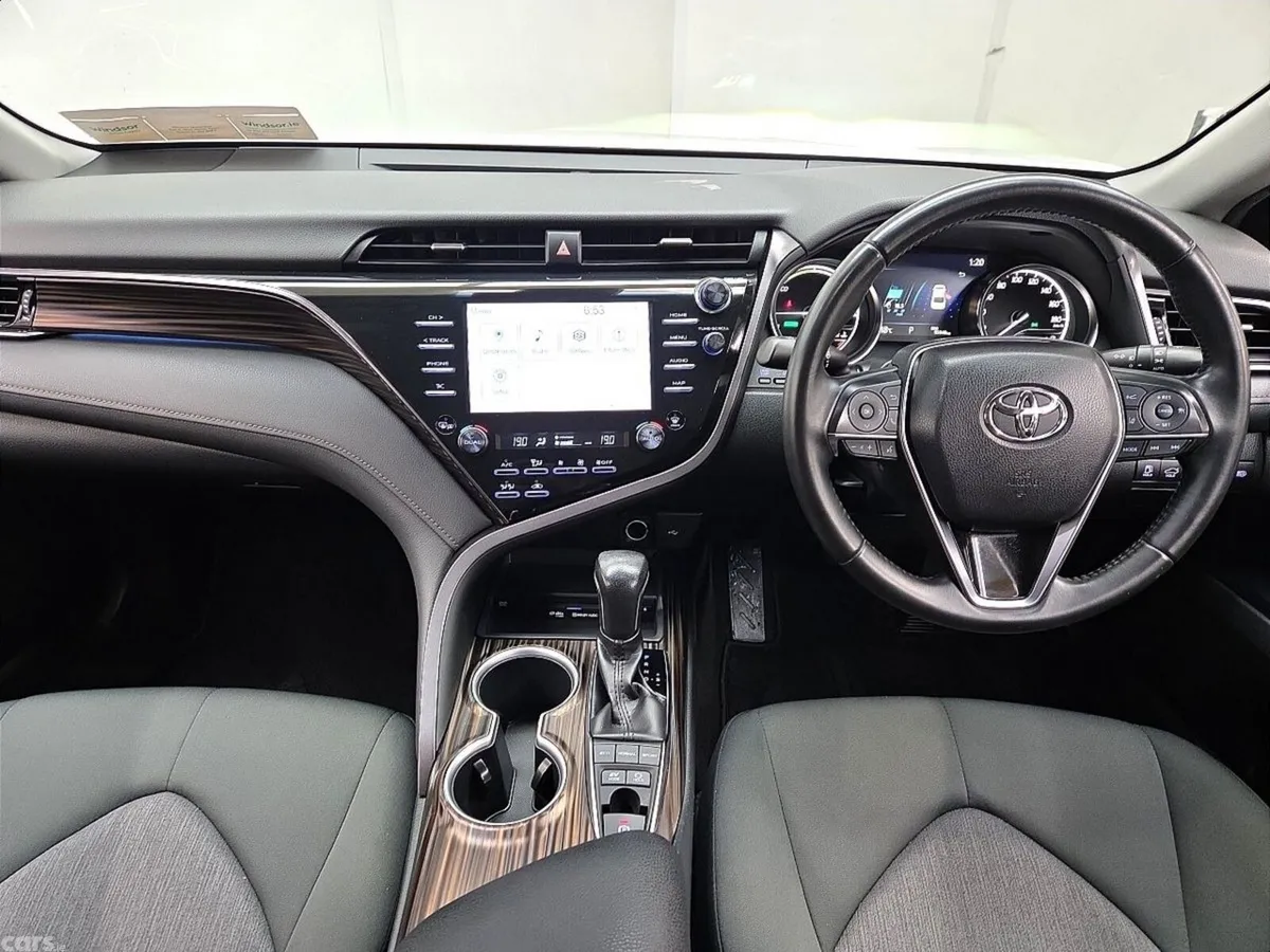 Toyota Camry Saloon, Petrol Hybrid, 2020, White