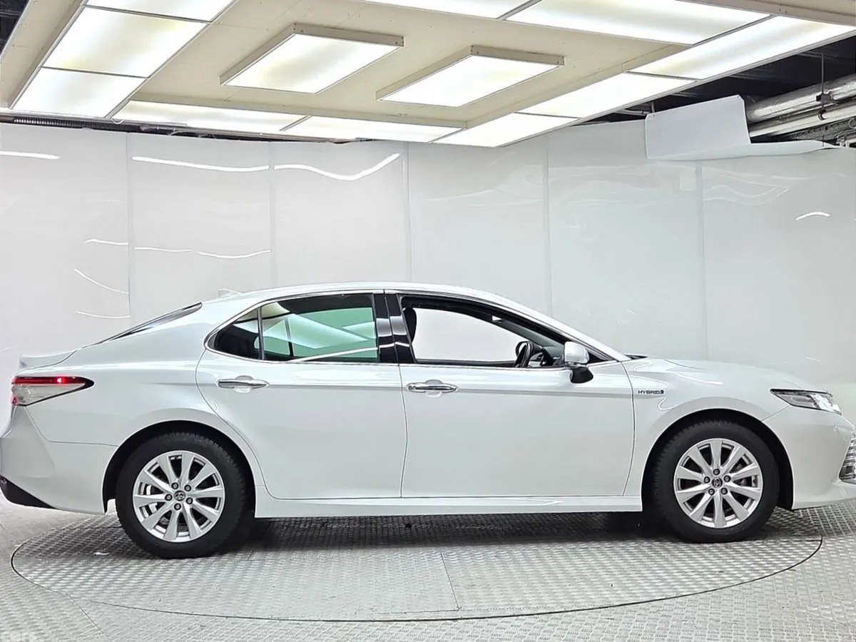 Toyota Camry Saloon, Petrol Hybrid, 2020, White