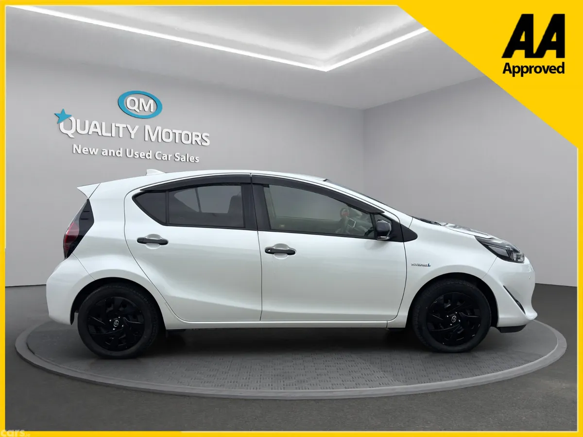 Toyota Aqua Hatchback, Petrol Hybrid, 2020, White