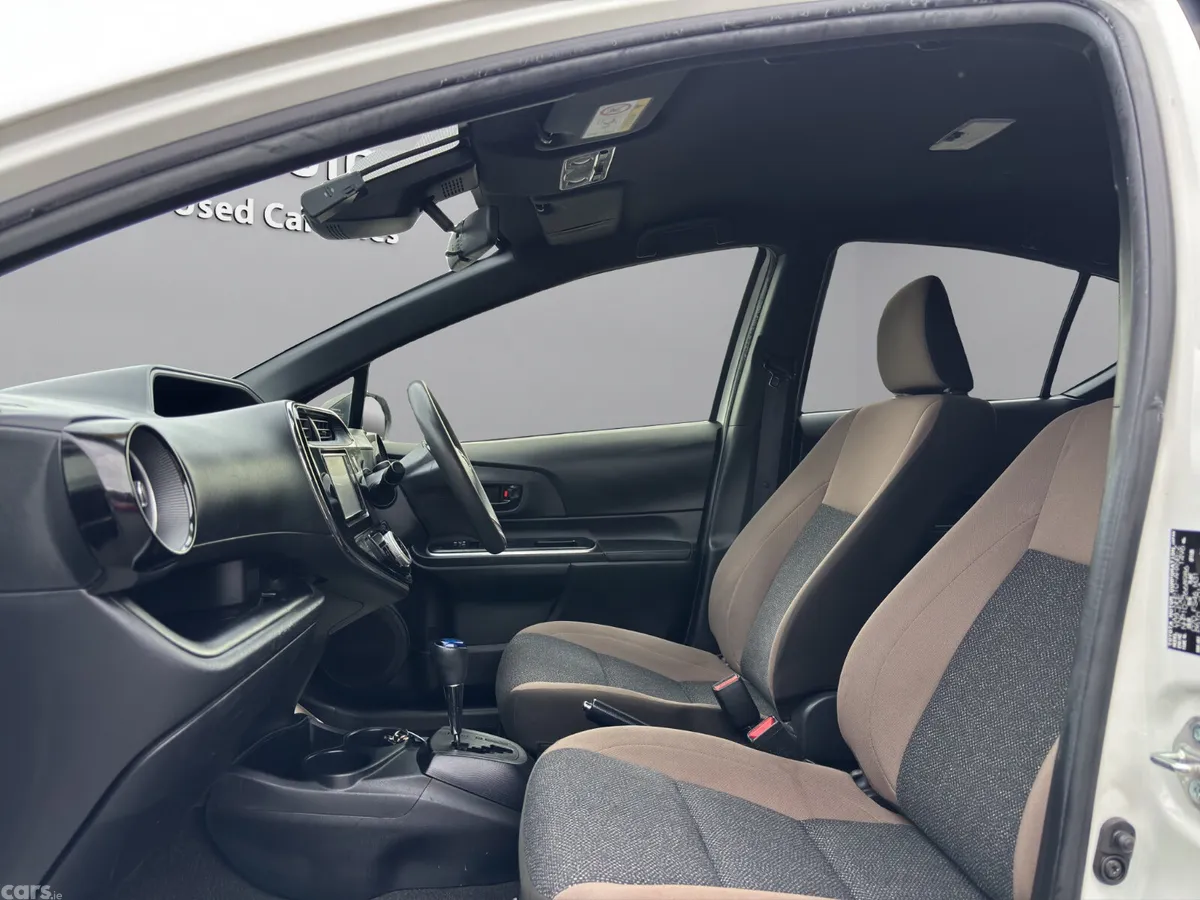 Toyota Aqua Hatchback, Petrol Hybrid, 2020, White